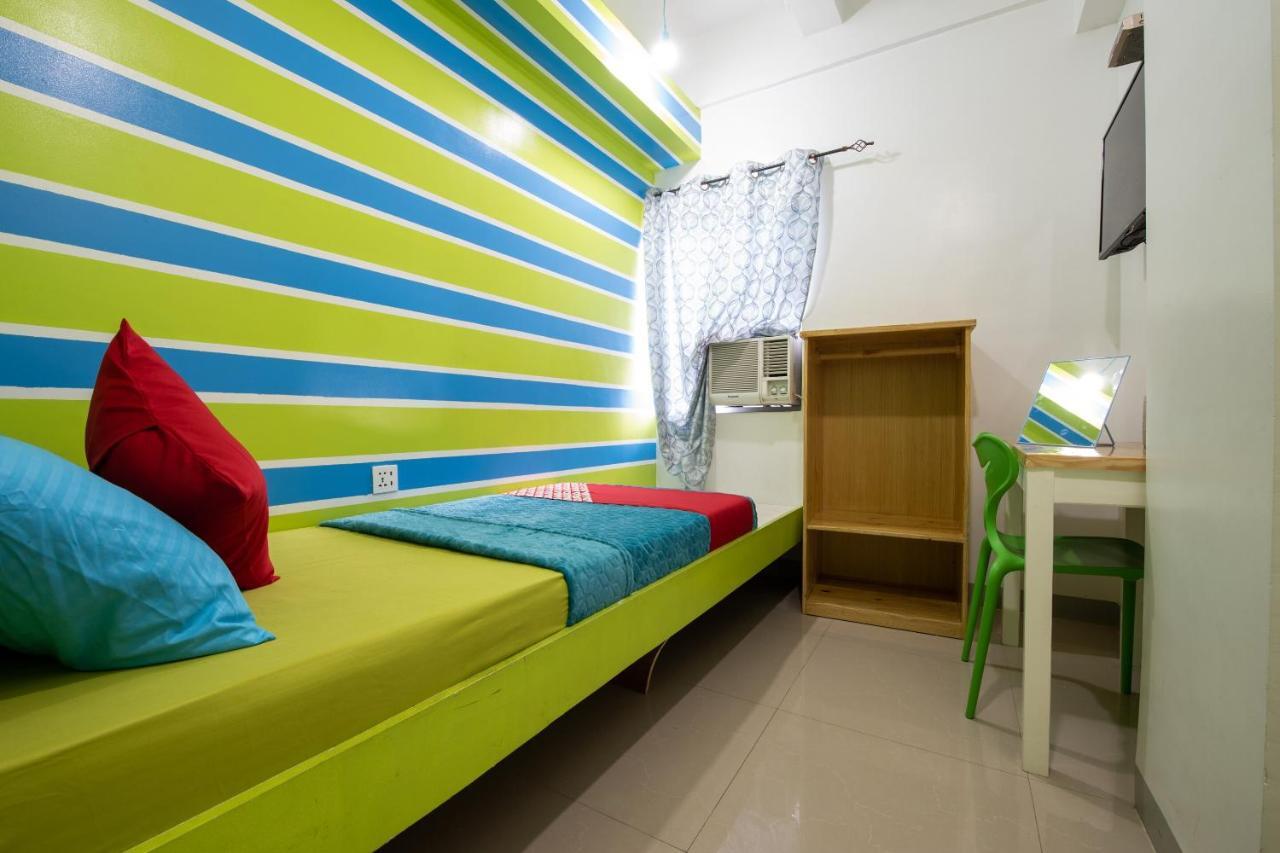 Oyo 501 Yuj Inn Pasay Exterior foto